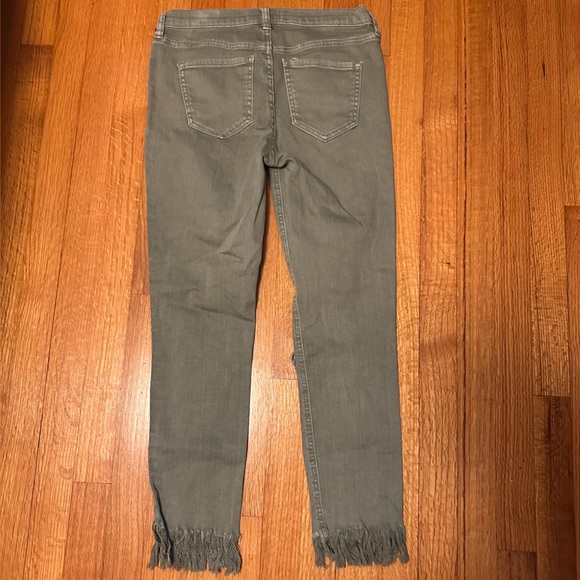 Free People Skinny Jeans Frayed Raw Hem Olive Green Size 26(d)4 - Picture 1 of 13